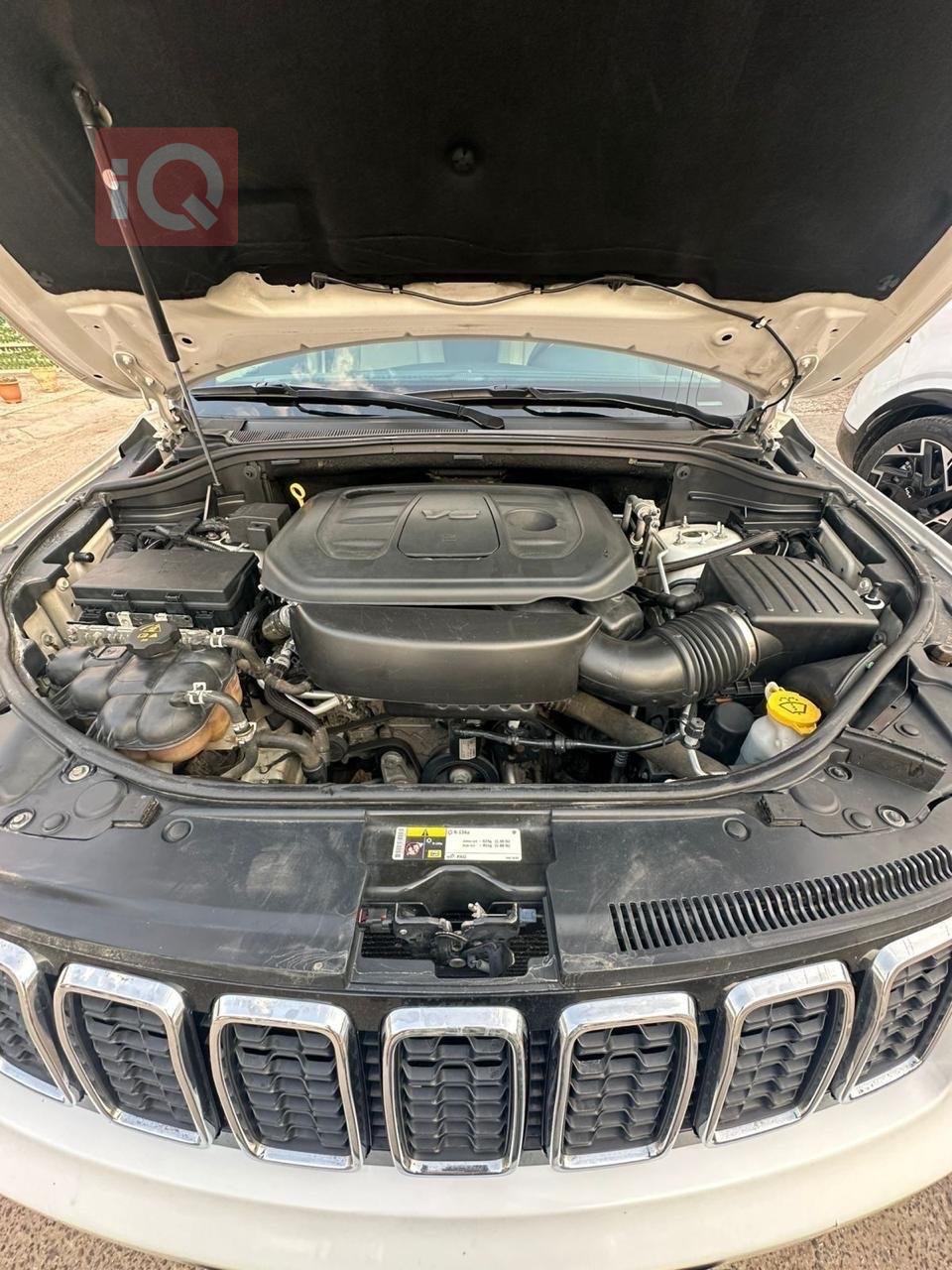 جيب جراند شيروكي